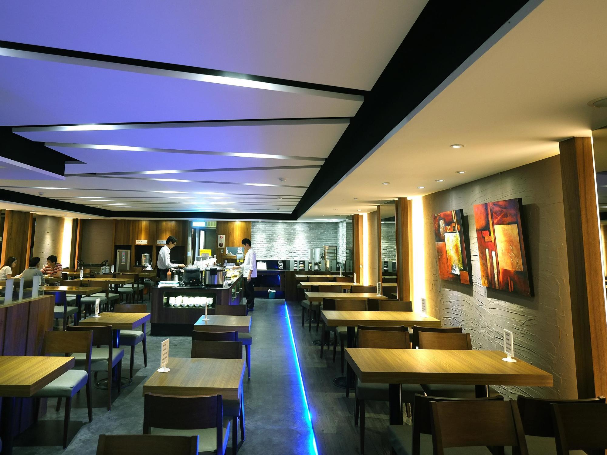 גאושיונג Golden Stone Hotel מראה חיצוני תמונה